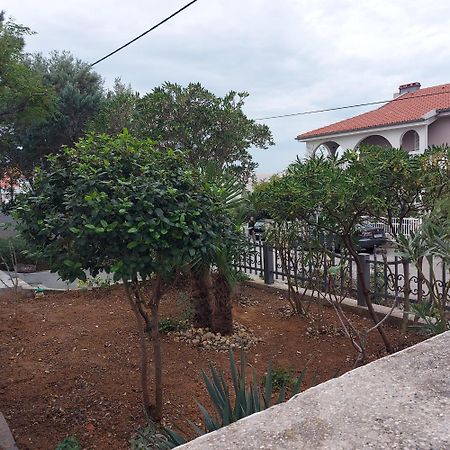Apartman Zahira Карлобаг Екстериор снимка