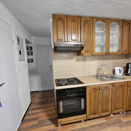 Apartman Zahira Карлобаг Екстериор снимка